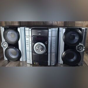 Sony MHC-GX450 3-CD, Radio, Tape system- read description! $75.00 OBO